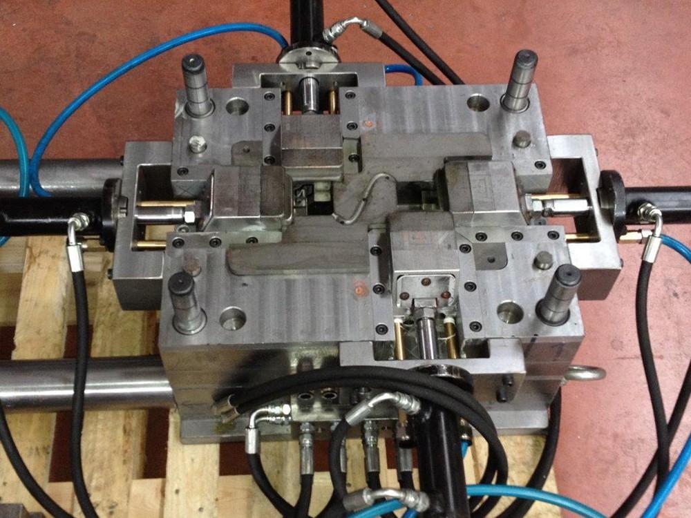 plastic injection molds 2
